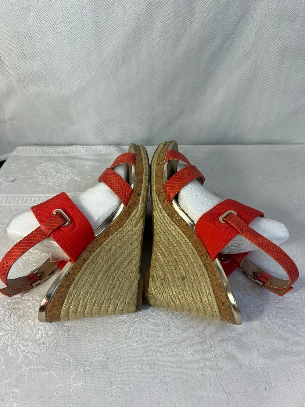 Alfani Wedge Sandals Coral Red Textured Vegan Leather Metallic Insole Straps 8.5